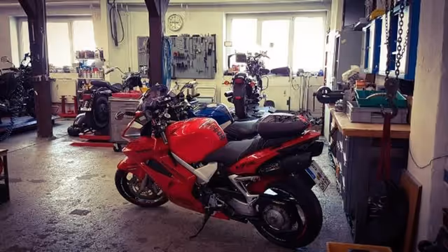 Werkstatt Motorradhalle Thäle